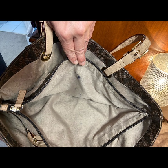 MK brown and black purse. - Picture 11 of 11